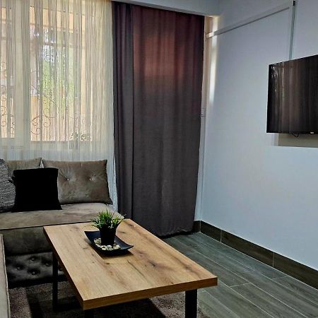 Madesa Apartment Skopje Buitenkant foto