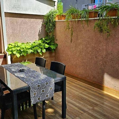 Madesa Apartment Skopje Buitenkant foto