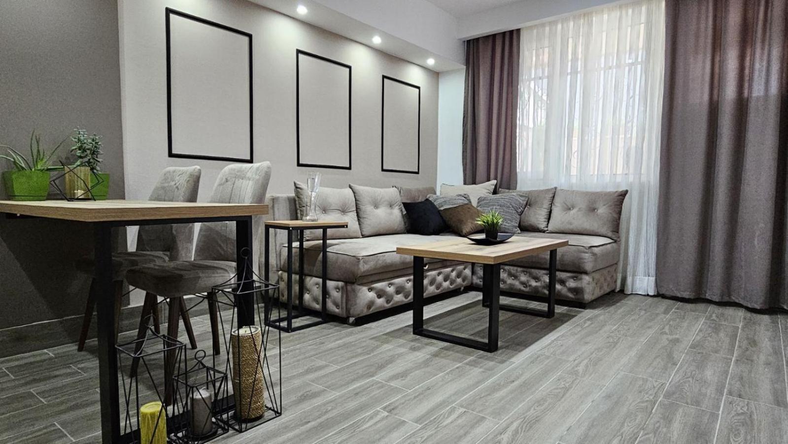 Madesa Apartment Skopje Buitenkant foto